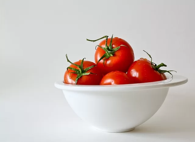 Heerlijke gevulde tomaat met champignon