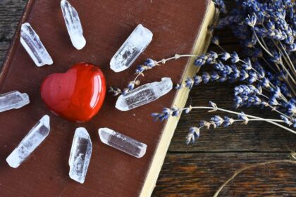 stuitchakra edelstenen