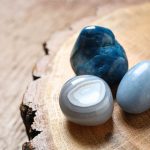 edelstenen contact maken met gids