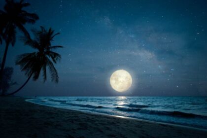 volle maan augustus 2023 eerste maan