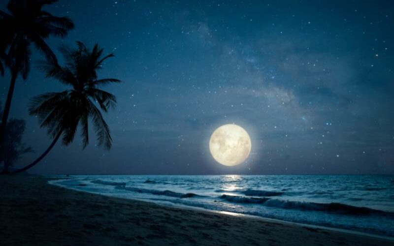 volle maan augustus 2023 eerste maan